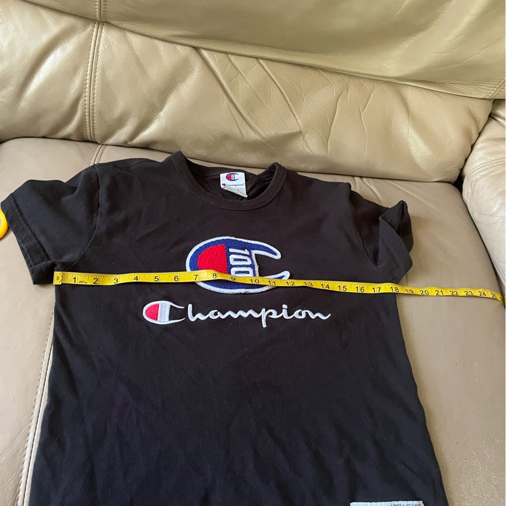 Champion Tshirt - Picture 6 of 11